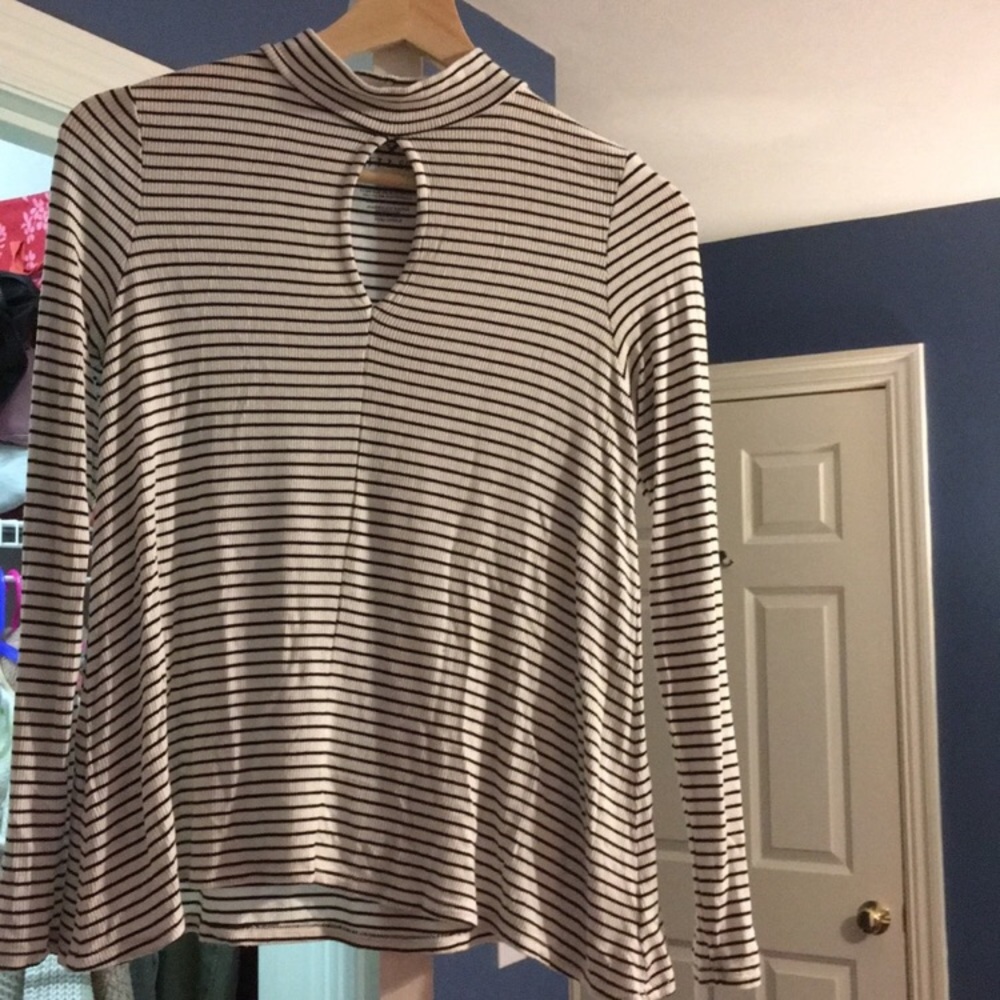 American Eagle shirt